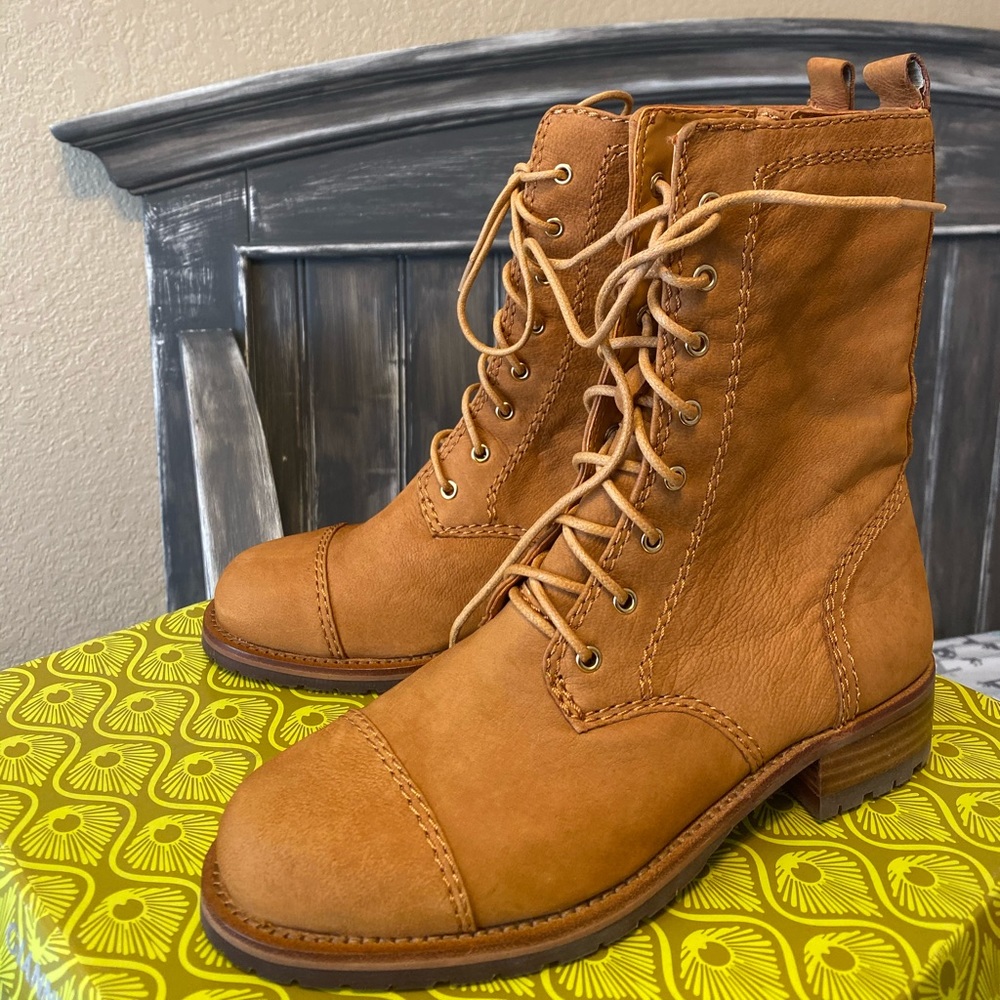 Gianni Bini Boots